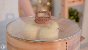 怎么做银耳炖梨盅？银耳炖梨盅的做法