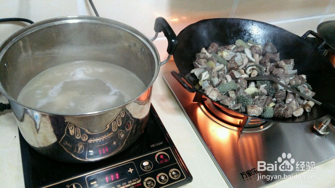 如何做出五香牛杂煲？