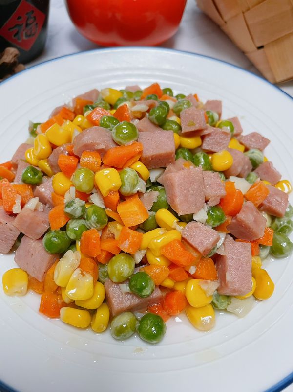 午餐肉炒时蔬粒