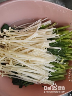食补养生凉拌菠菜金针菇的做法