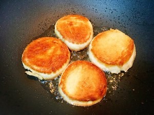 河南特色-炸馒头片的正宗做法