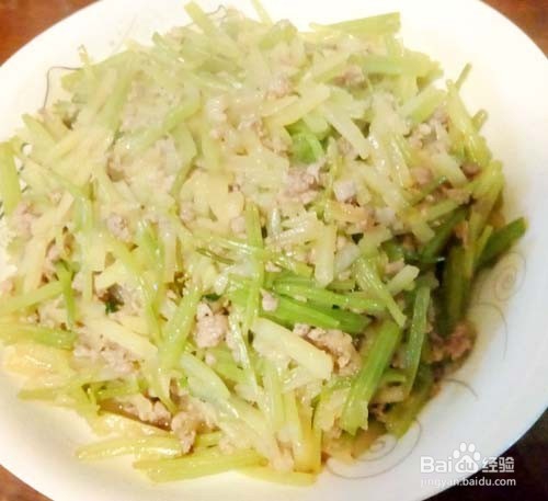 降压蔬菜:肉沫炒芹菜土豆丝
