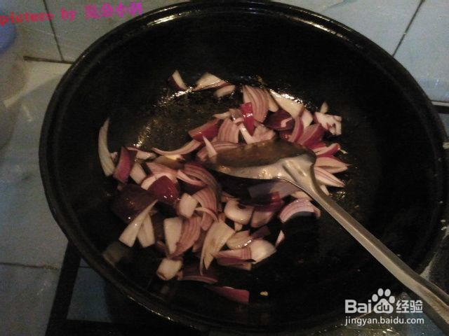 被孩子吃的光光的圆葱炒鸡蛋