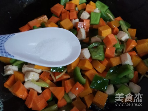 五彩时蔬炒鸡丁