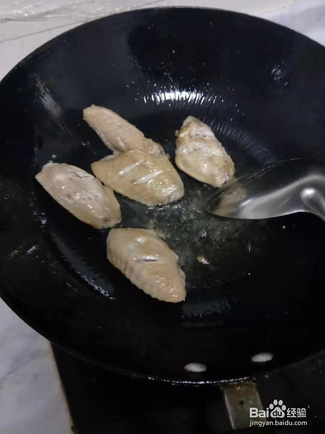 在家中如何制作红烧鸡翅