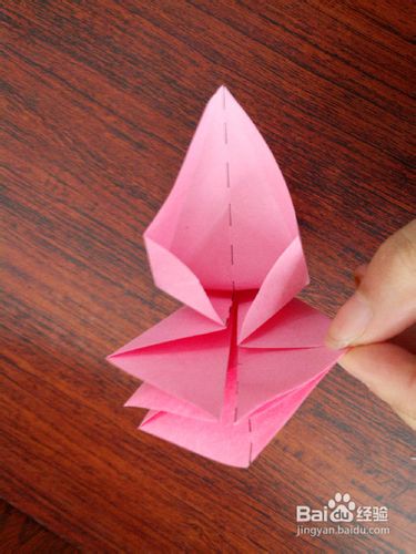 百合花折纸教程