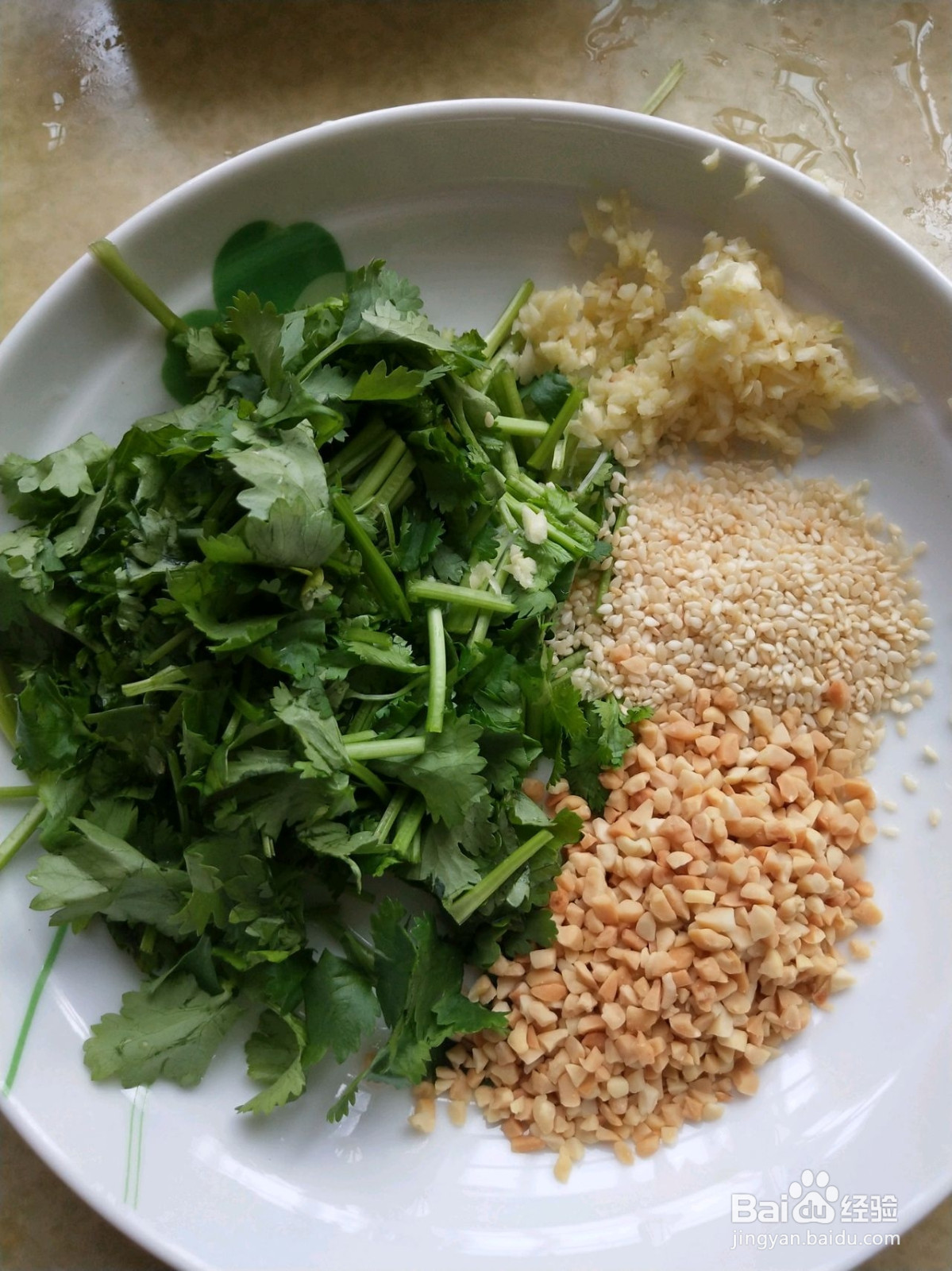 鲜嫩盐焗手撕鸡的做法