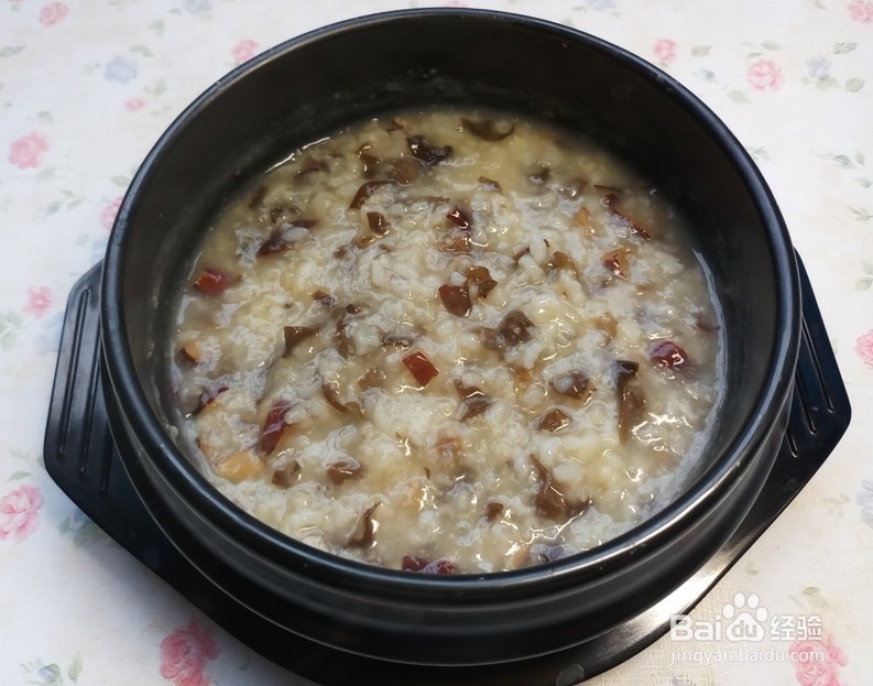 食疗养生—调理气血滋阴润肺的木耳红枣粥