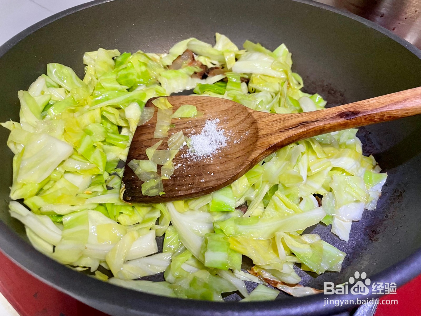 酱肉炒包心菜怎么做