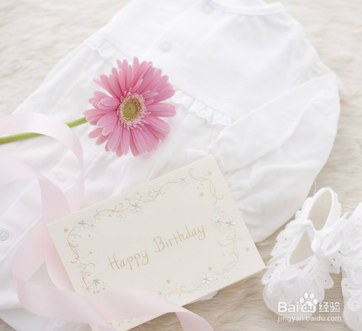 新生儿的衣物要准备哪些?