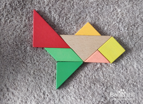 大型运输机用七巧板怎么拼?