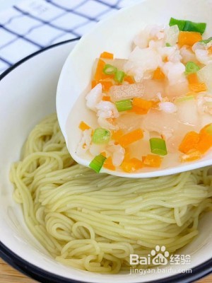健康养生佳品冬瓜虾碎小米面条的做法