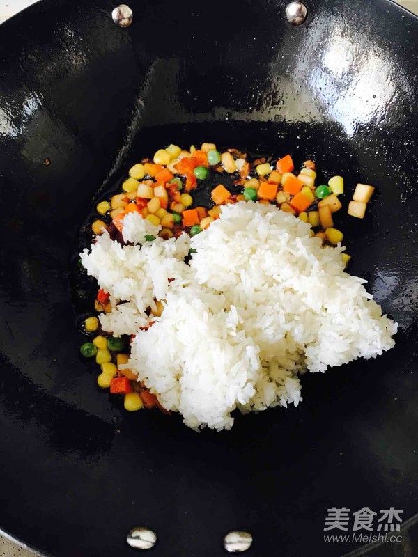 培根杏鲍菇酱油炒饭