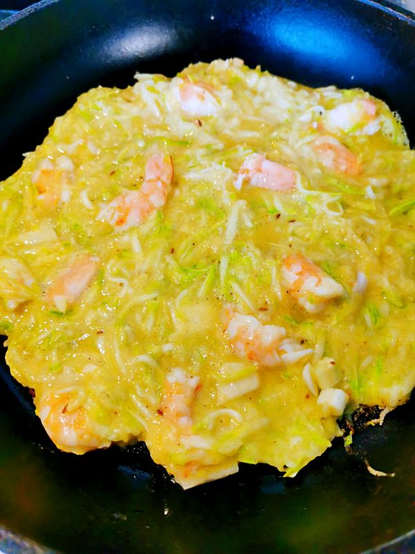 鲜虾西葫芦薄饼