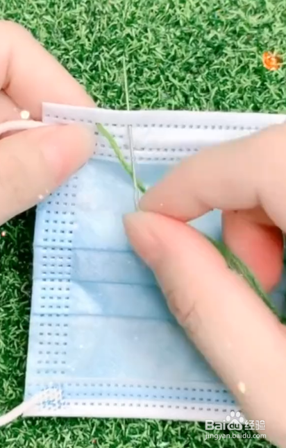 怎样在口罩上绣上可爱的图案?