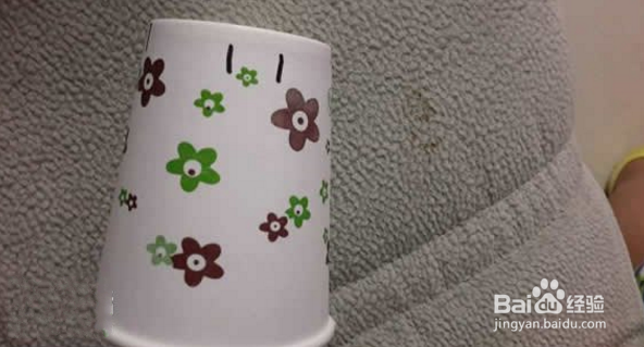 一次性纸杯DIY椅子 让你的小玩偶坐起来!