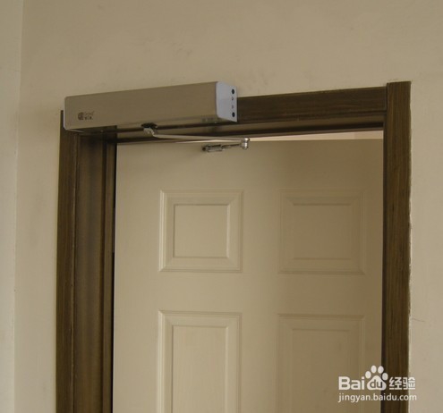 闭门器的安装方法