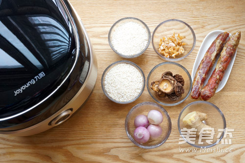 腊肠糯米饭的做法