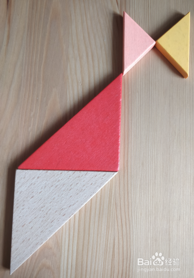 七巧板如何拼一只探头端坐的猫?