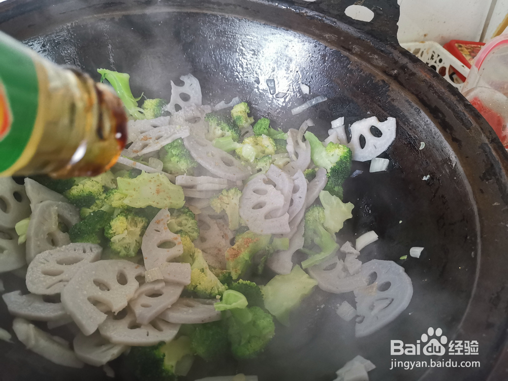 如何用藕片炒西兰花