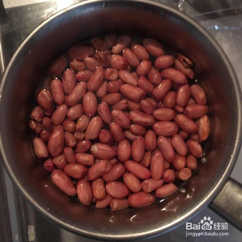 怎样做一份黑芝麻红糖衣花生