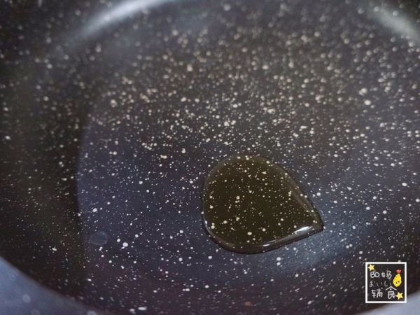 菠萝酸奶鲜虾拌乌冬