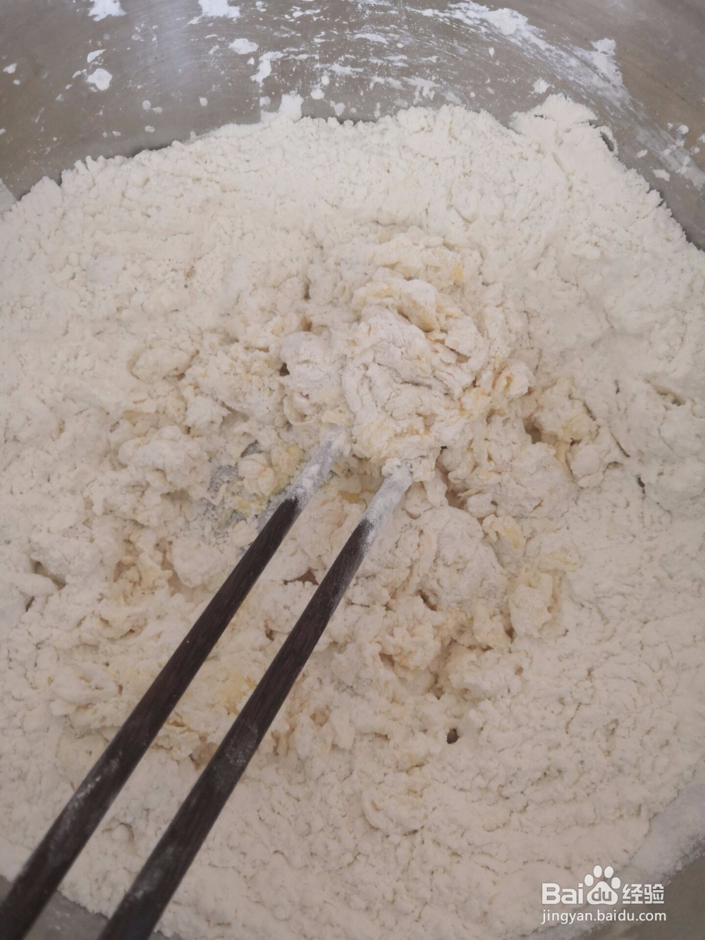 在家擀鸡蛋面条