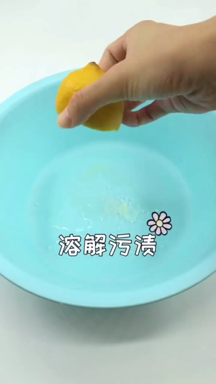 衣服上的血渍怎么快速清洗干净