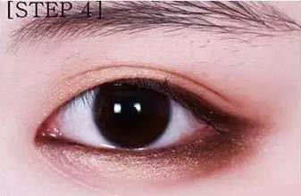 化妆的详细步骤教程