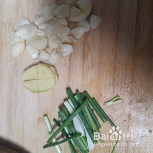 教你怎么做香菇炒鸡肉