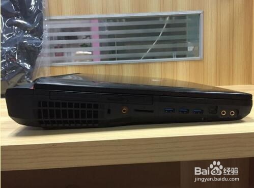 新代机王-GT83VR 6RF-026CN 简单开箱