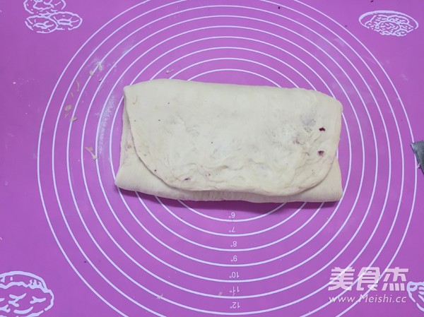 紫薯果仁麻花卷