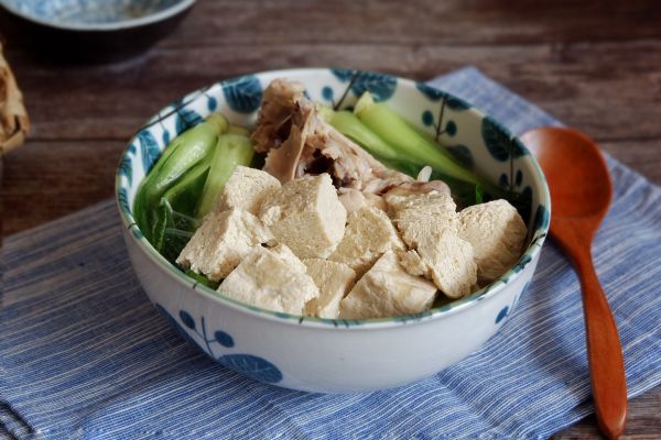 鸡汤青菜炖冻豆腐