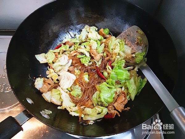 圆白菜炒粉丝的步骤