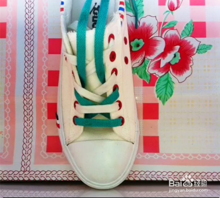 时尚鞋带系法——双色交叉法