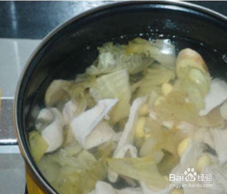 白果酸菜猪肚汤