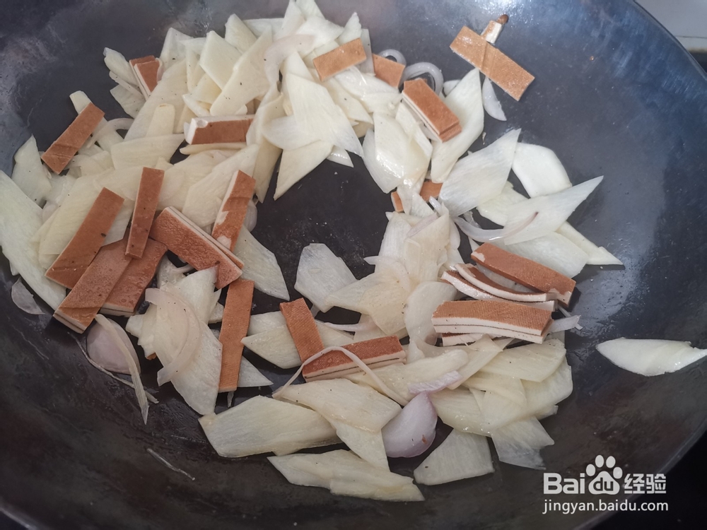 火腿肠炒茭白片