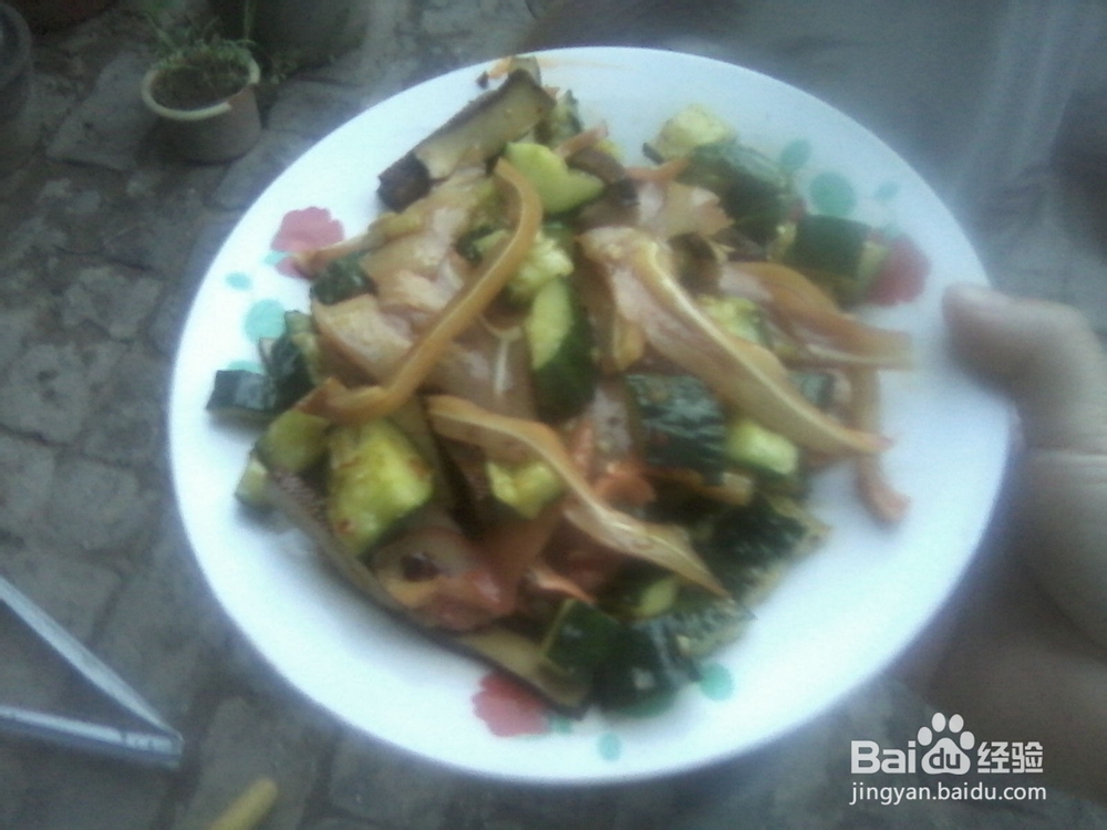 凉拌猪耳朵的家庭做法