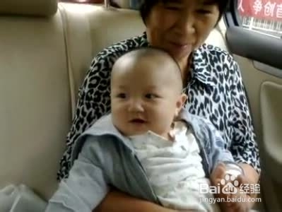 宝宝坐汽车的注意事项