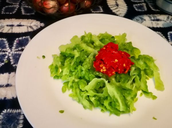 剁椒苦瓜炒鸡蛋