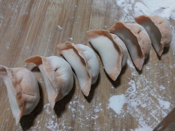 鸡肉核桃仁水饺