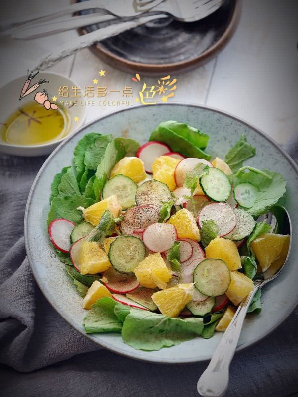 樱桃萝卜橙子沙拉