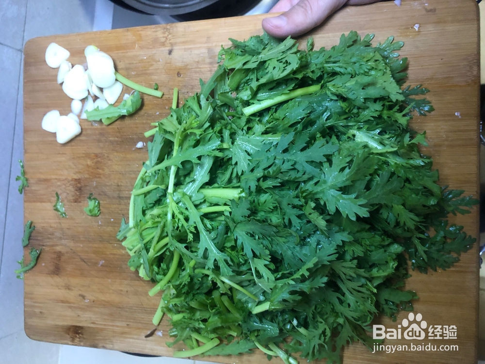 家常蒜片炒茼蒿