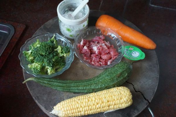 肉丸子杂蔬浓汤