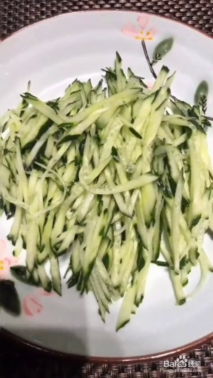 如何制作清爽好吃的口水鸡