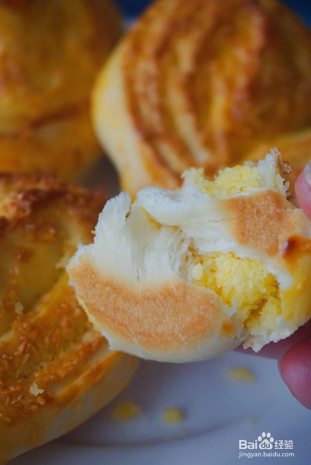 怀旧心形椰蓉面包的做法