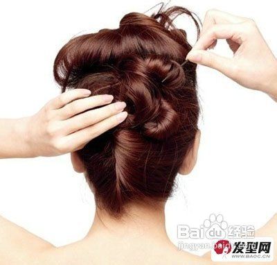 DIY柔美大气韩式盘发发型