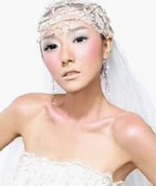 秀出时尚感的明媚新娘妆容