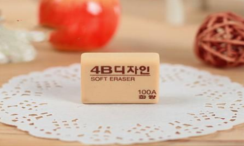 怎样去掉墙壁上不干胶贴的钩子