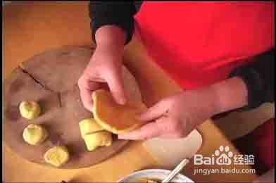 如何烤箱制作月饼